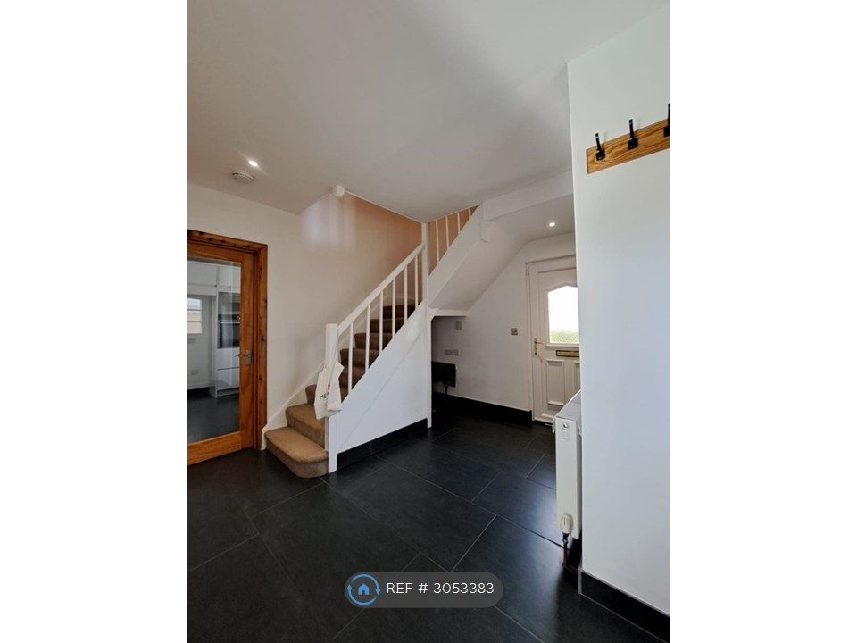 Property photo 2 of 11 Entrance Hallway