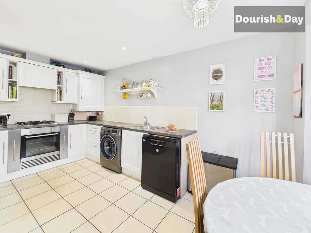 Property photo 2 of 18 Kitchen / Diner