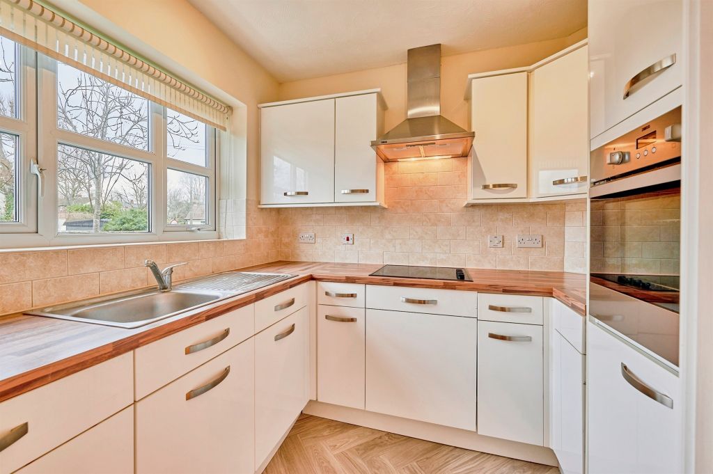 Property photo 3 of 14