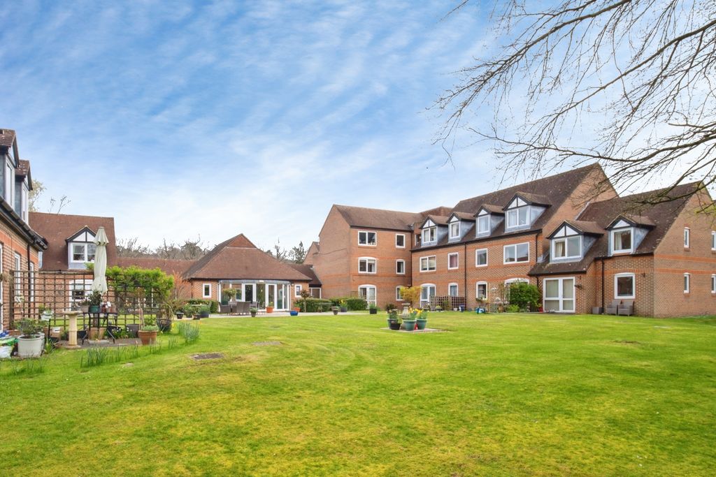 Property photo 1 of 20