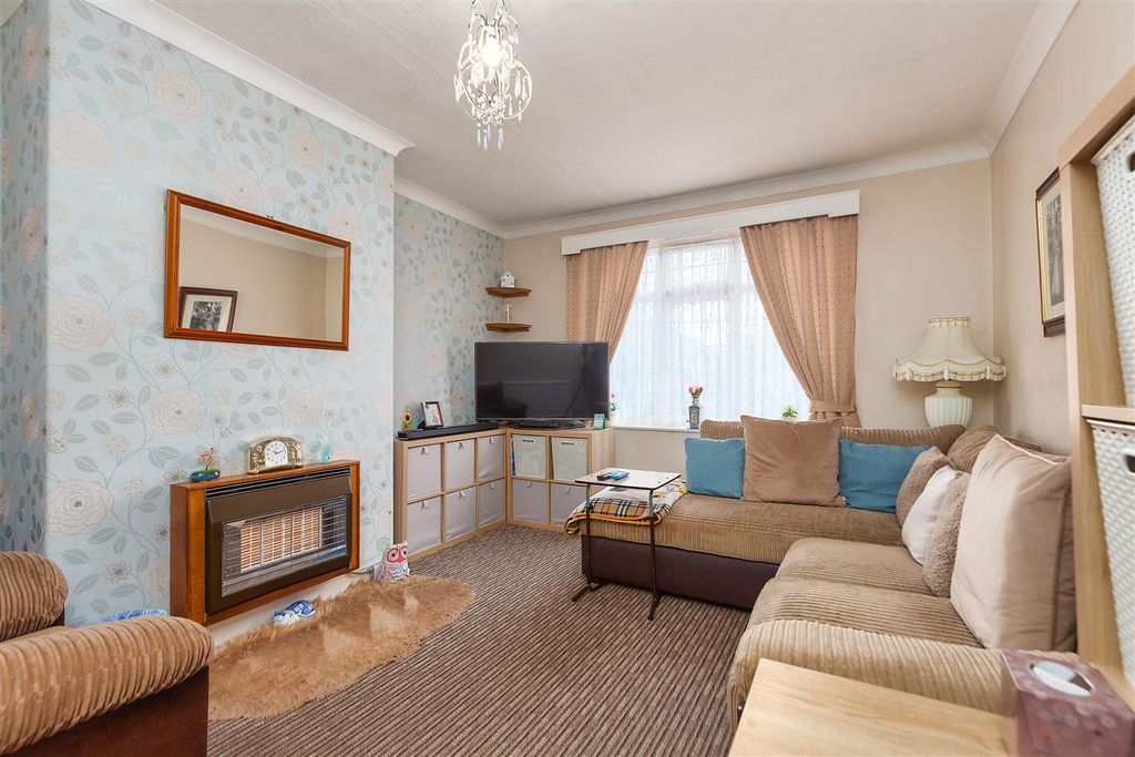 Property photo 2 of 18
