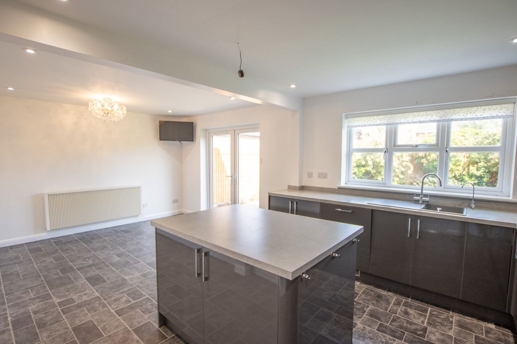 Property photo 3 of 26 4426126