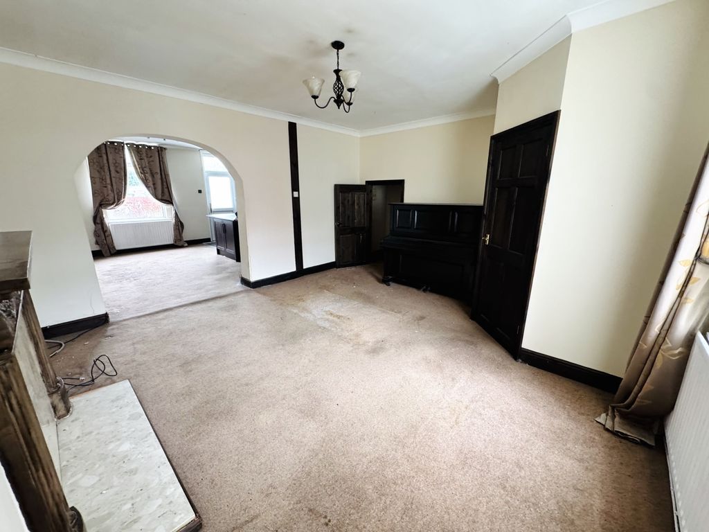 Property photo 3 of 17 Img_2104