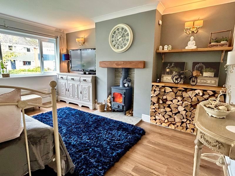 Property photo 3 of 19 Lounge