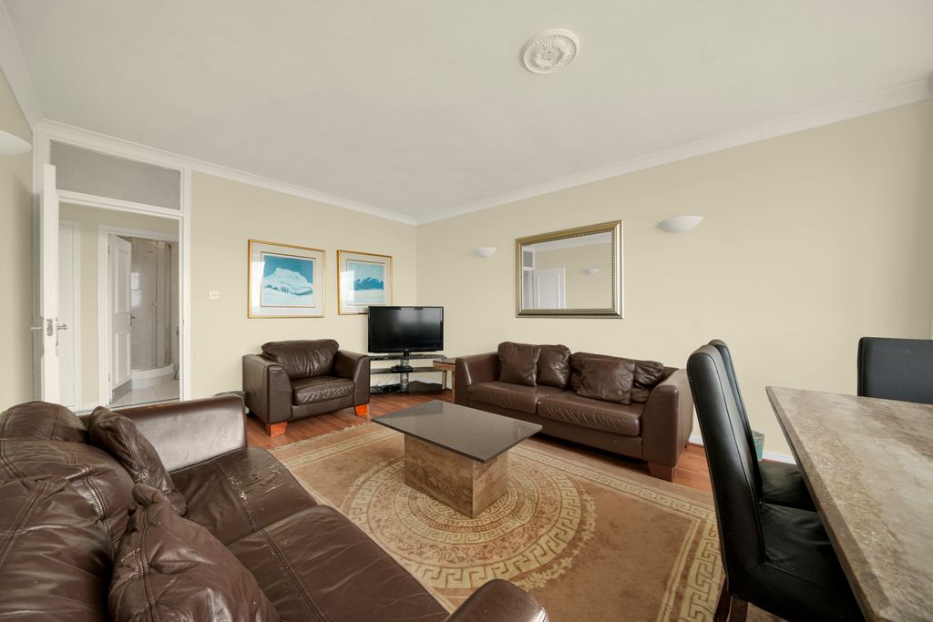 Property photo 3 of 12 Picture No. 01