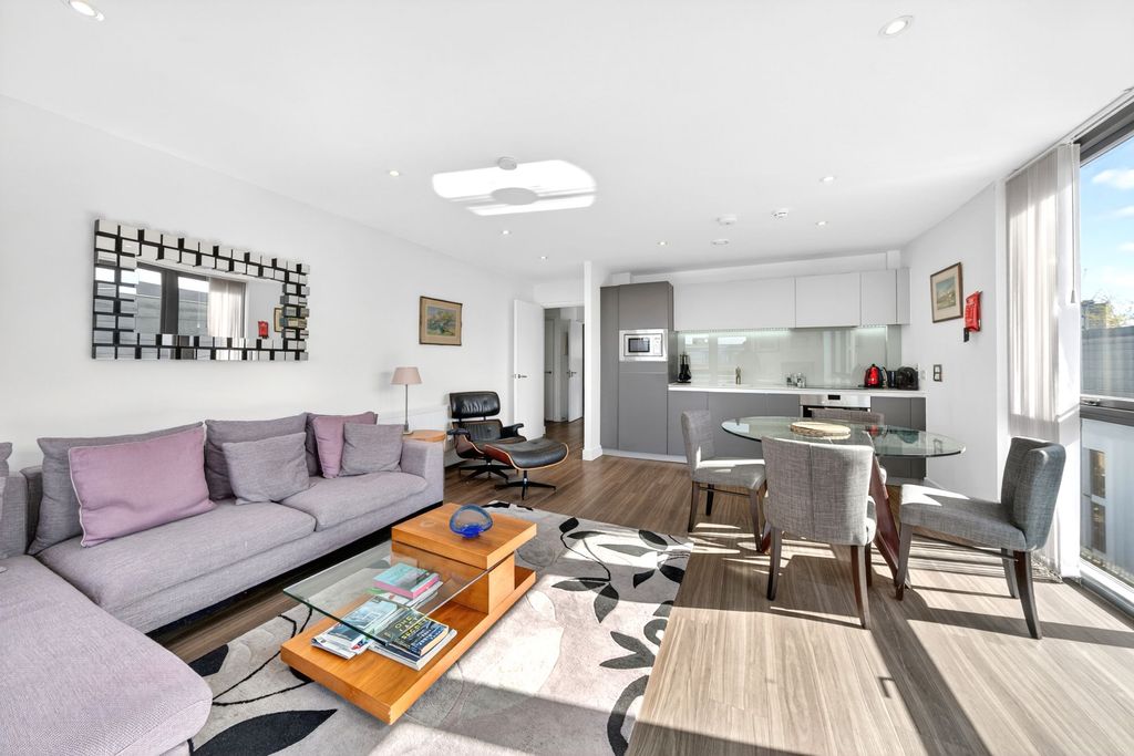 Property photo 2 of 19