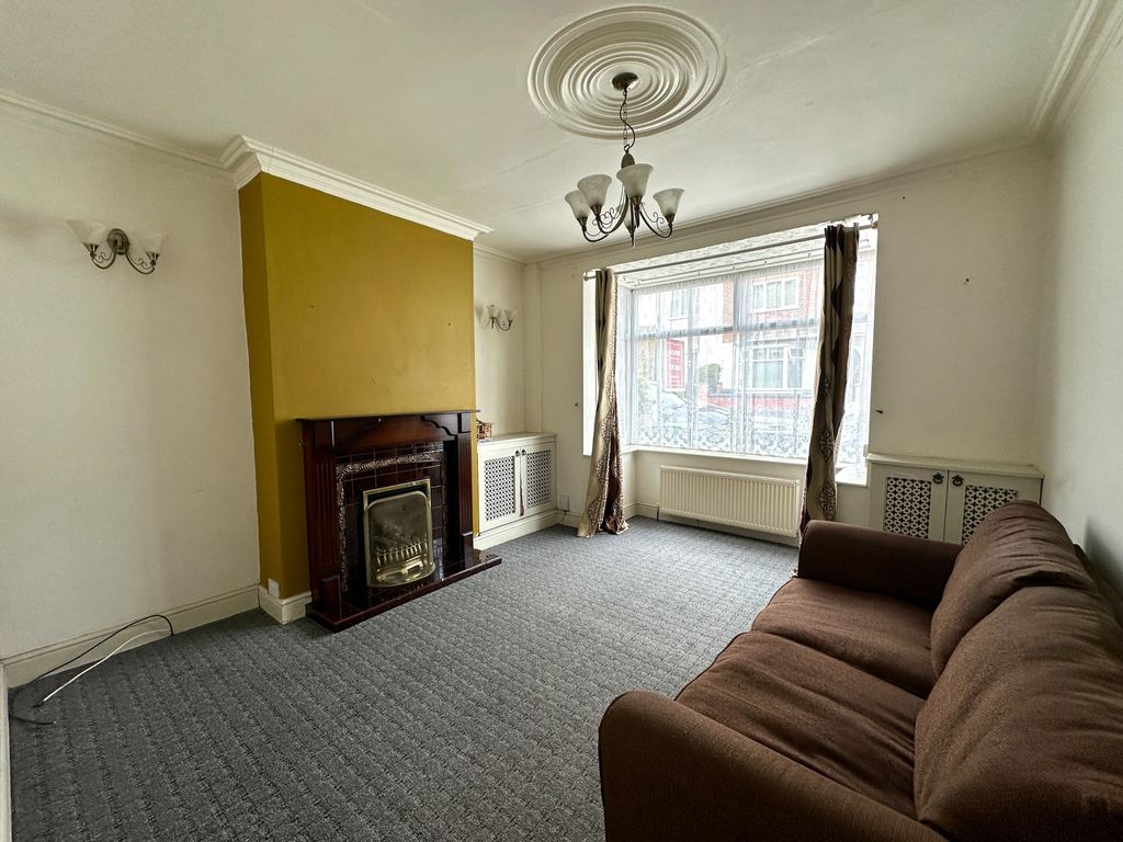 Property photo 2 of 11