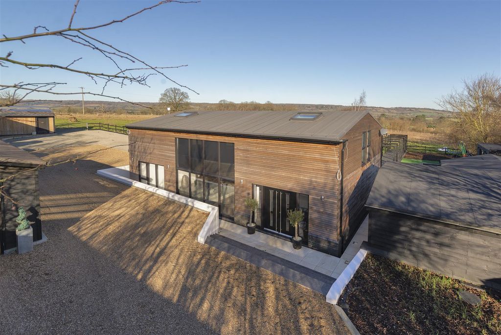 Property photo 2 of 41 46.