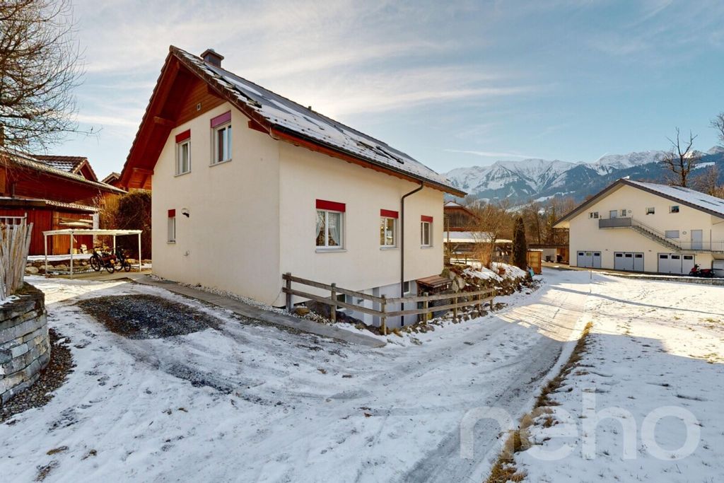 Property photo 3 of 12