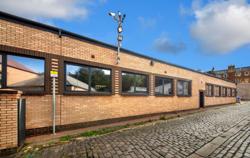 Property photo 2 of 8 Photo 4