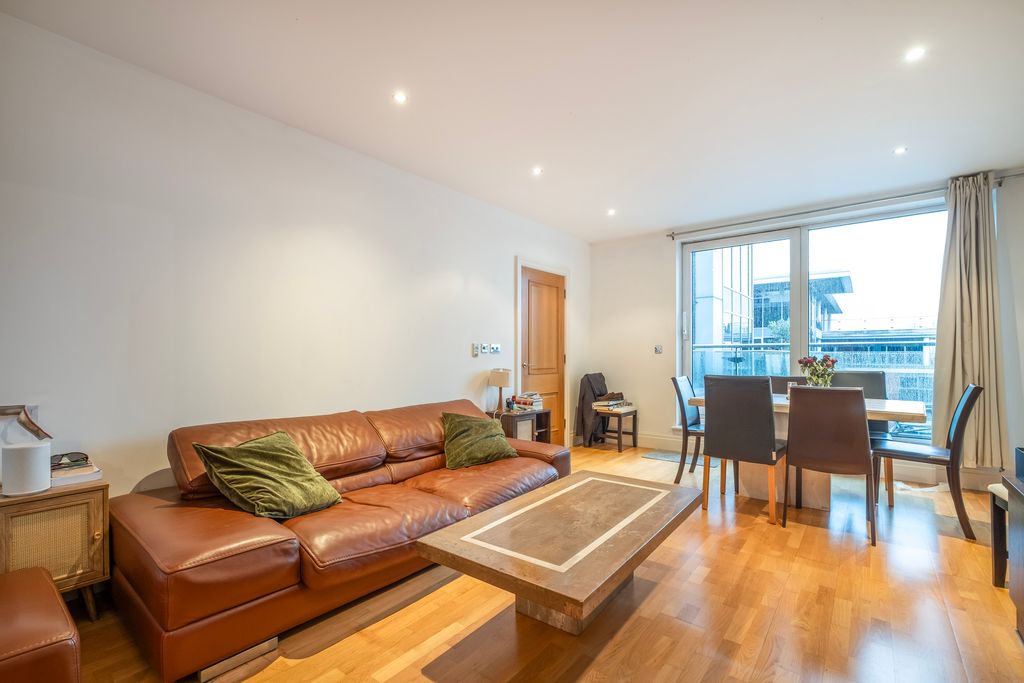 Property photo 1 of 9 Reception