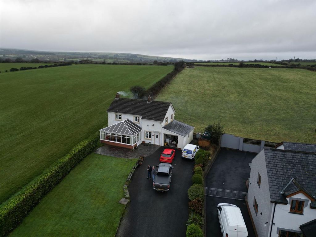 Property photo 1 of 28 Aerial / Setting