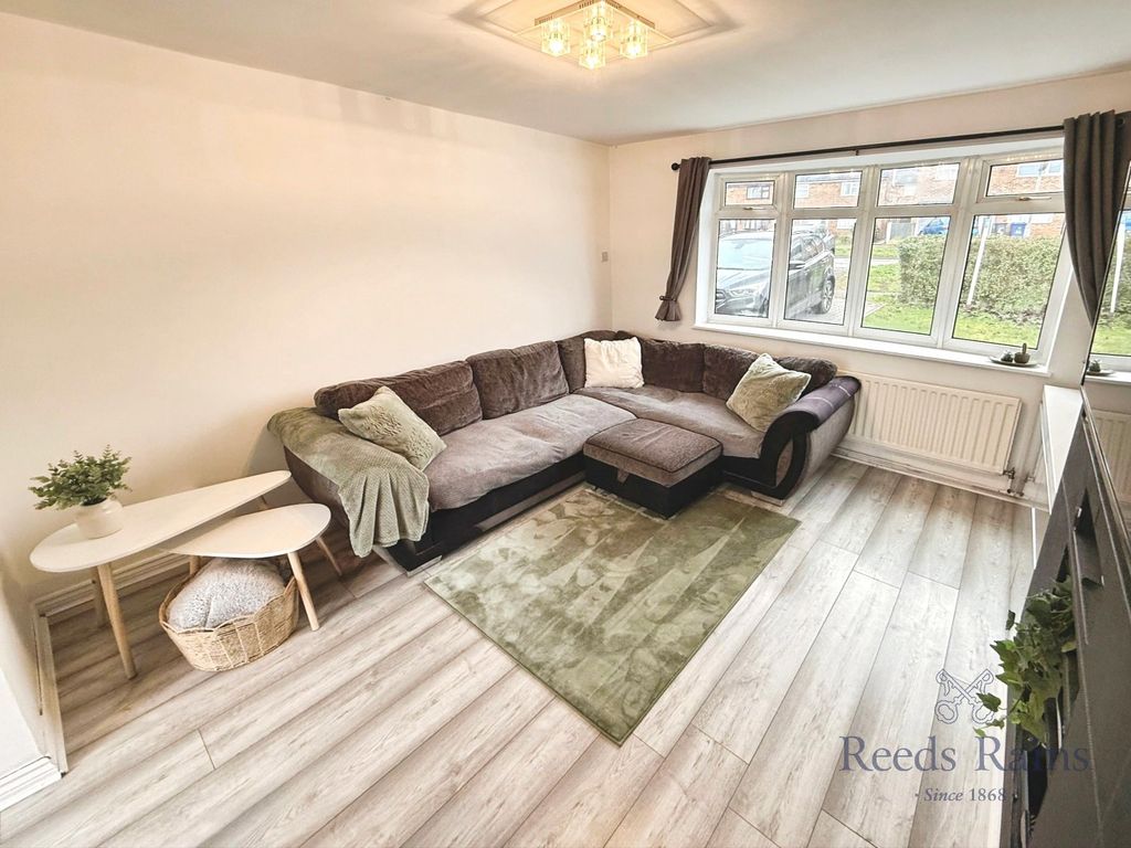 Property photo 3 of 27 Picture No. 28