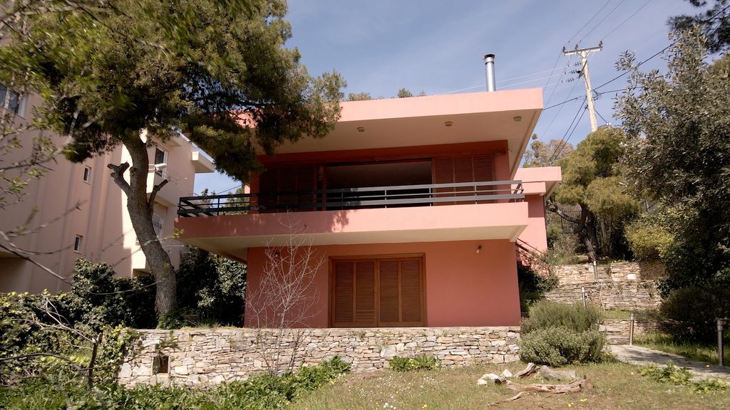 Property photo 2 of 24