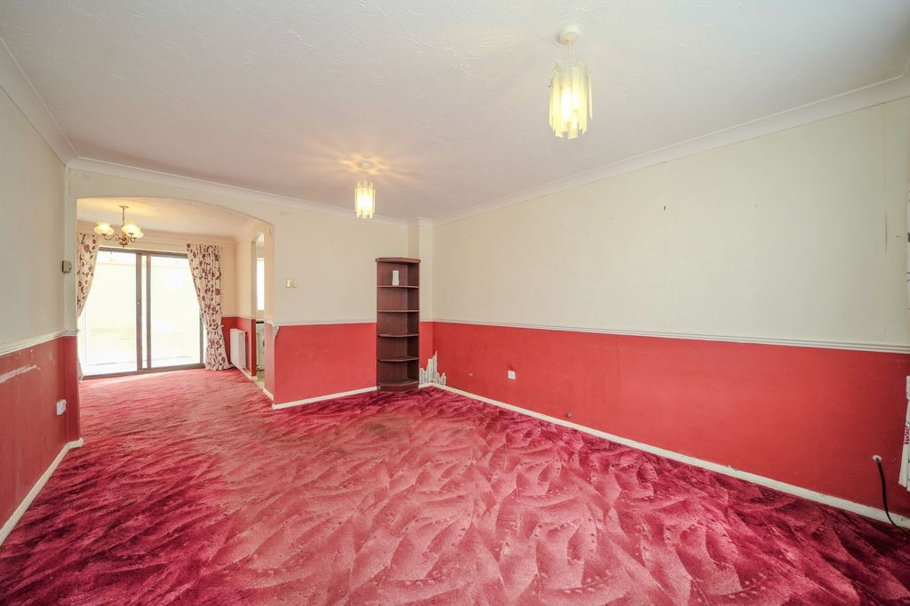 Property photo 3 of 23