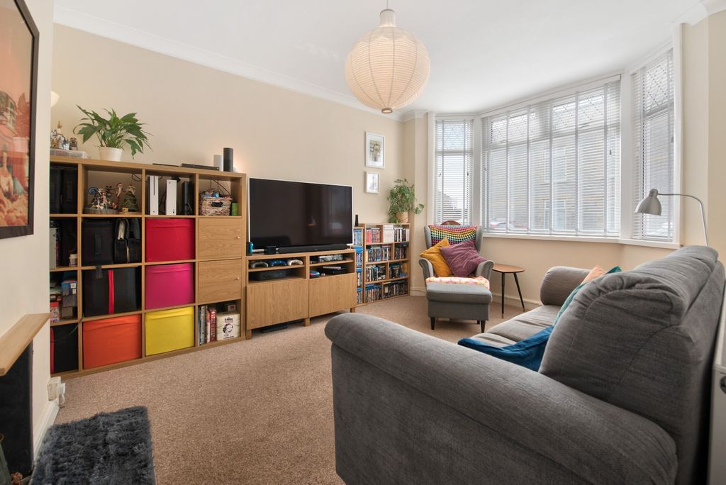 Property photo 2 of 30 4398493