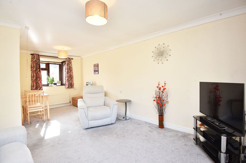 Property photo 2 of 7