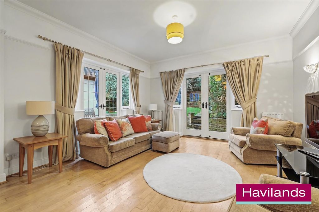 Property photo 3 of 23 Creswell Way N21 1Ae-2.Jpg