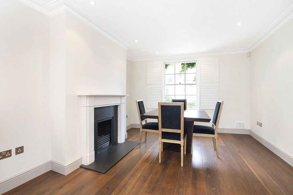 Property photo 3 of 14 Dining Area