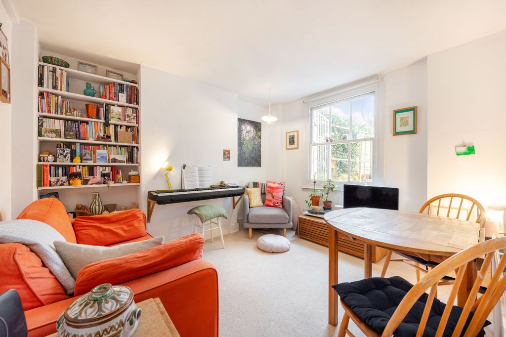 Property photo 2 of 7