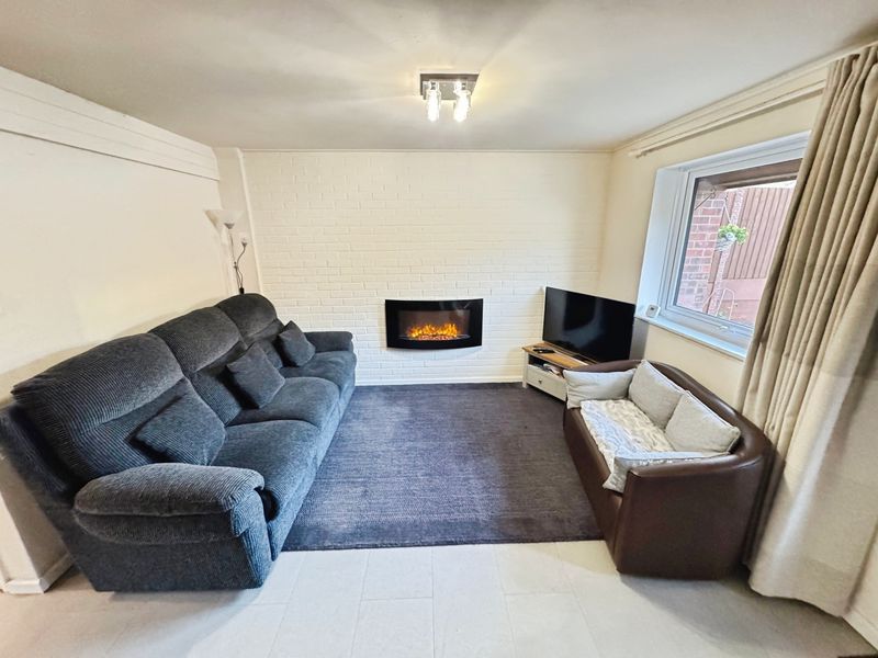 Property photo 3 of 13 Anne Close