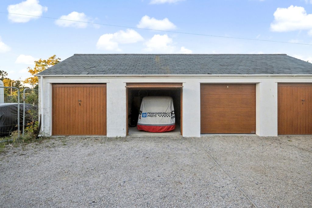 Property photo 2 of 5 Picture No. 01