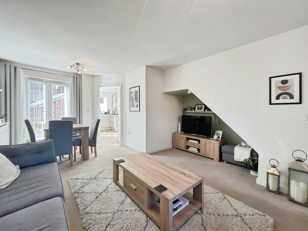 Property photo 2 of 19 4612904