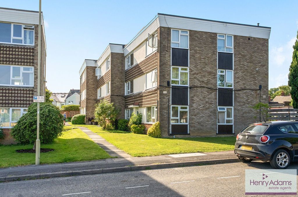 Additional image 13 of 2 bed flat for saleWinton Road, Petersfield GU32