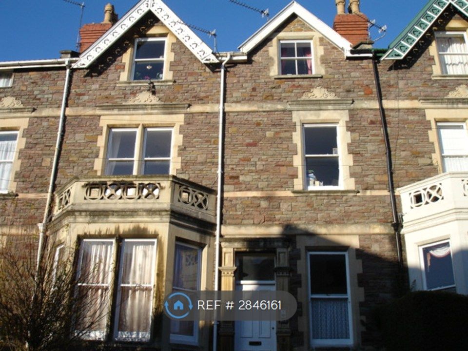 Property photo 1 of 9 Top Flat