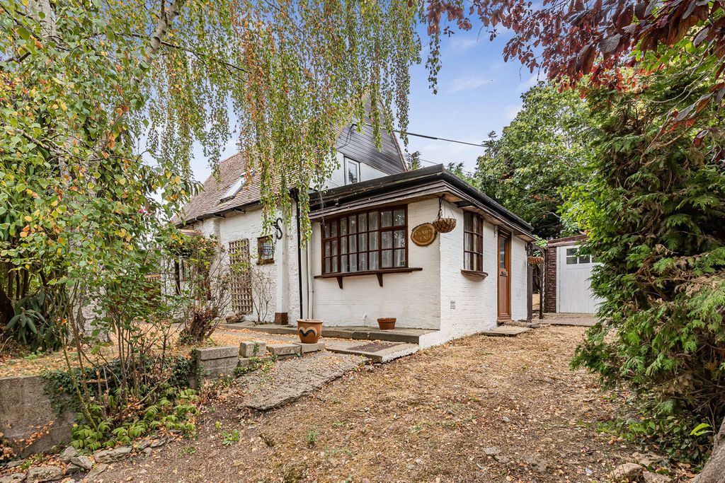 Property photo 2 of 35