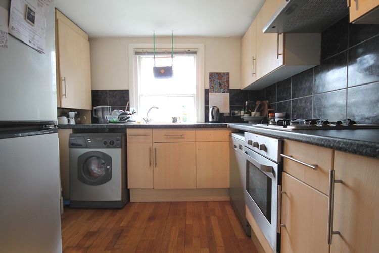 Property photo 2 of 5 Kitchen