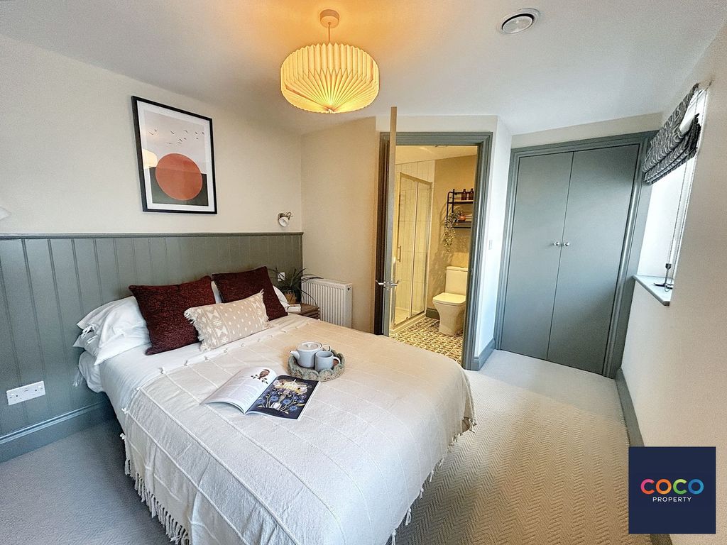 Property photo 2 of 7 Bedroom