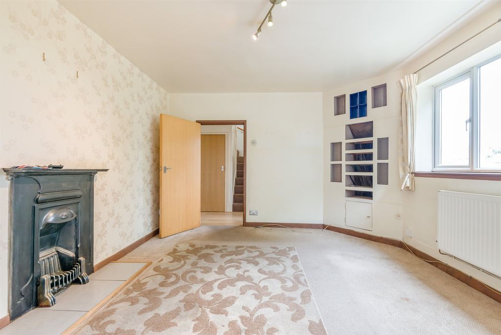 Property photo 3 of 22