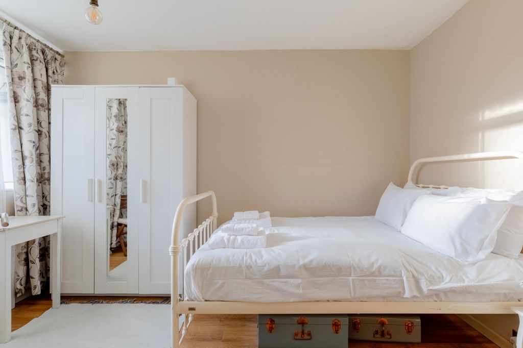 Property photo 3 of 25