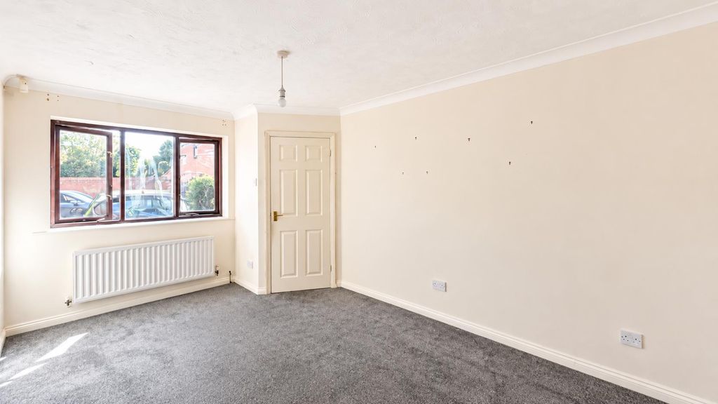 Property photo 2 of 12 Fd18A74D-2Fc4-45B6-B369-62E6Bc0253A8.Png