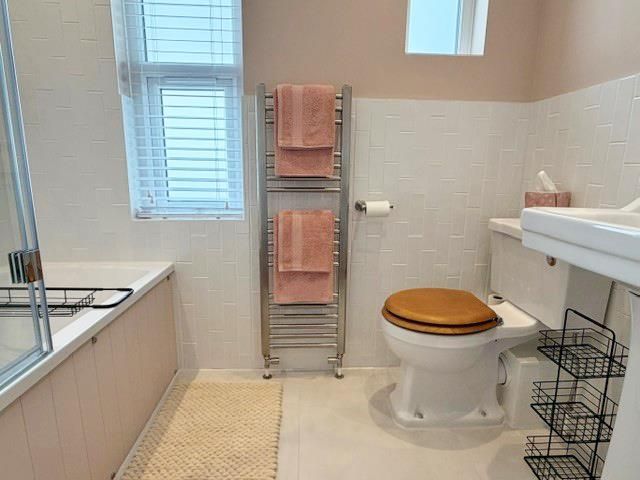 Property photo 2 of 16 Bathla.Jpg