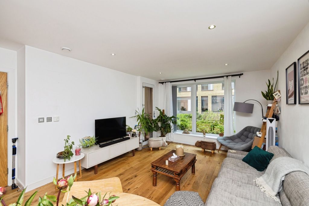 Property photo 2 of 18 Pbox-Img.Jpg