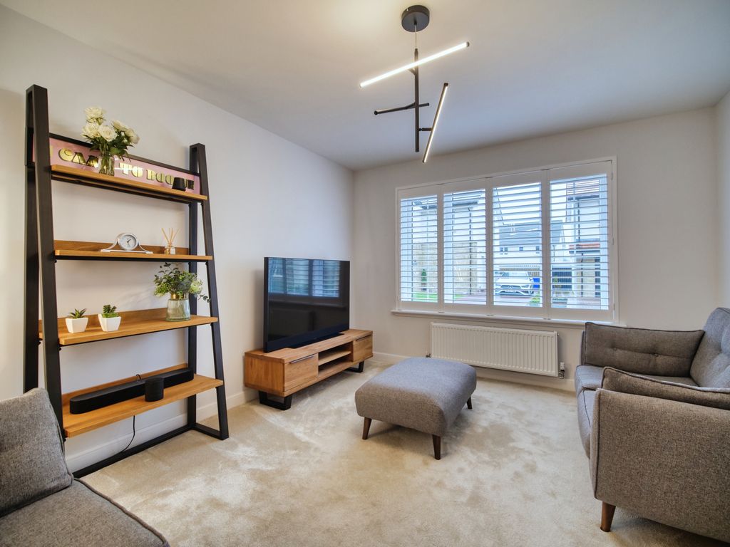 Property photo 2 of 23 Lounge