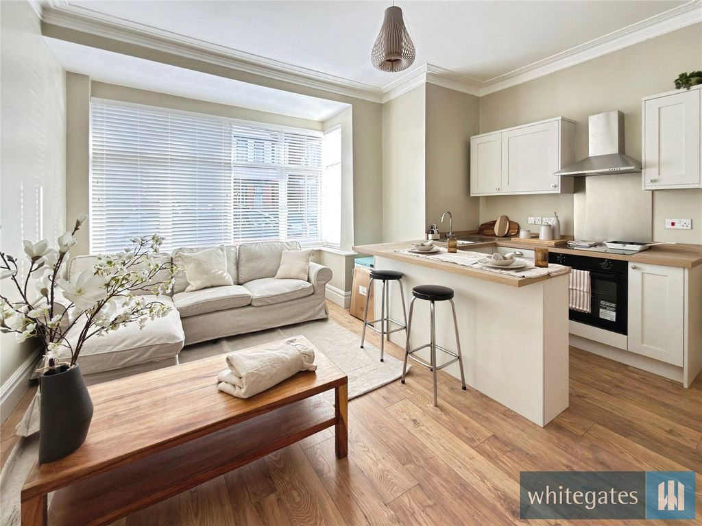 Property photo 2 of 13 Picture No. 23