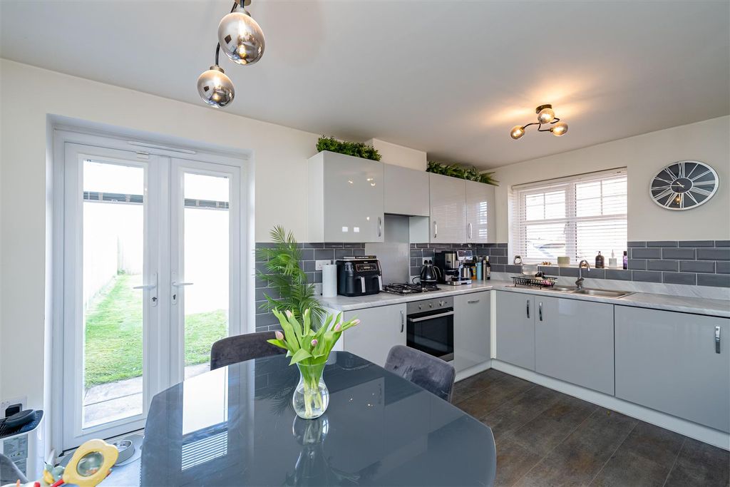 Property photo 3 of 22 Stoth-18.Jpg