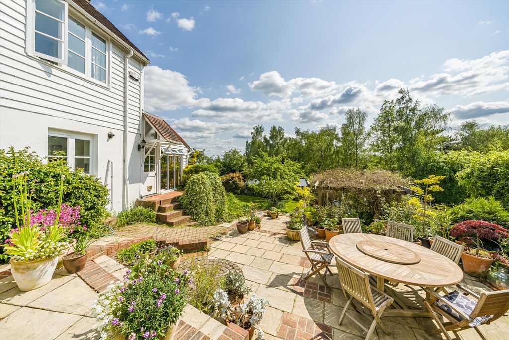 Property photo 2 of 19 Image