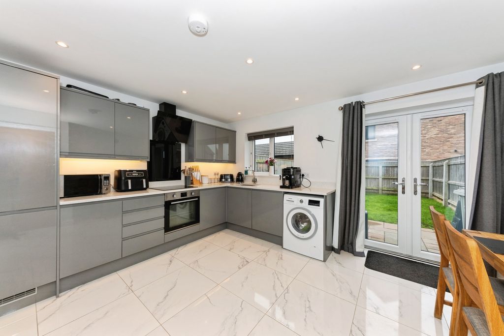 Property photo 2 of 18 Kitchen View 2