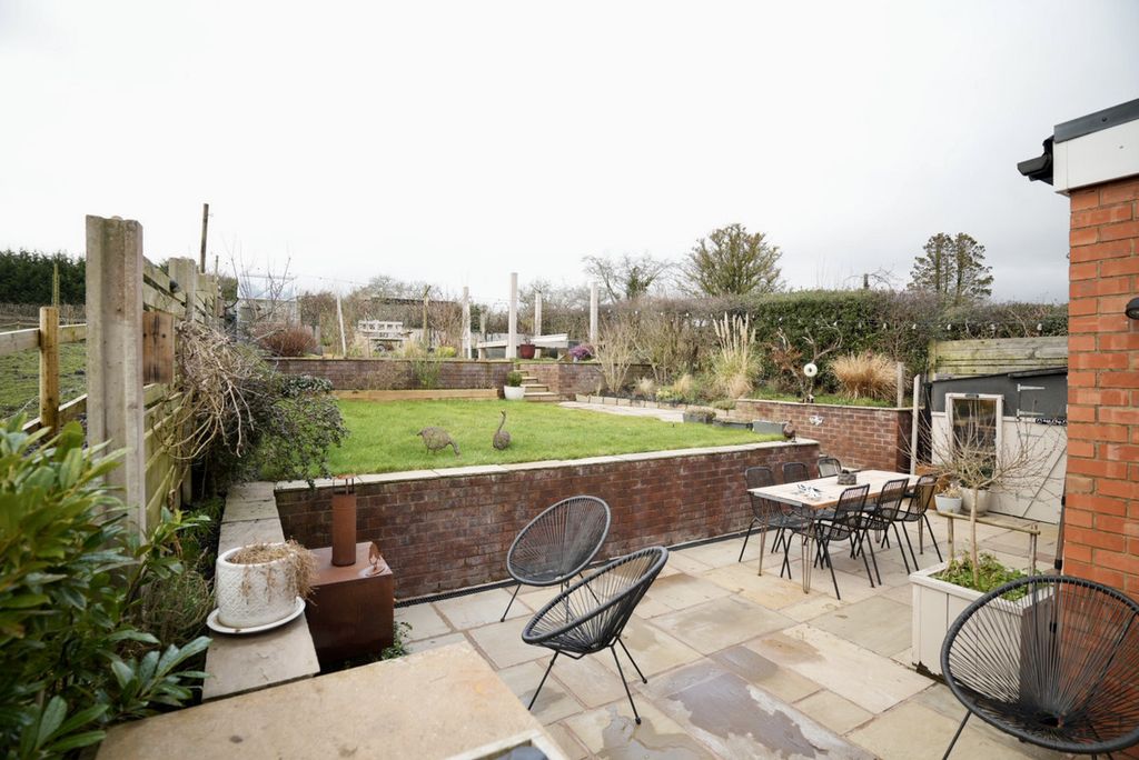 Property photo 2 of 20