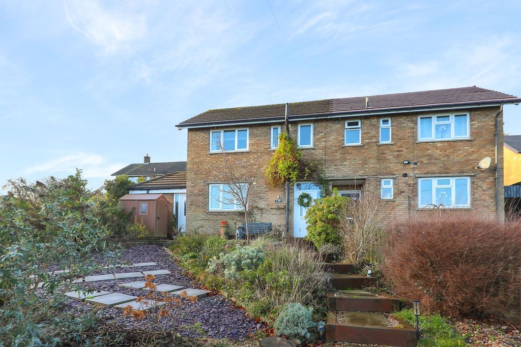 Property photo 2 of 29