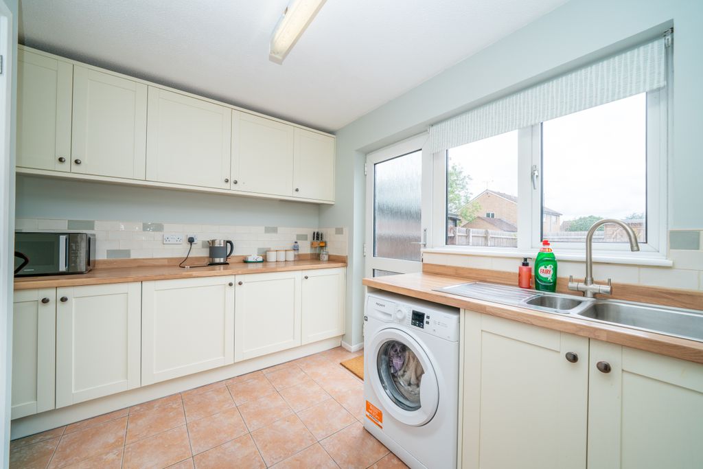 Property photo 3 of 16 52-Orwell-Drive-10