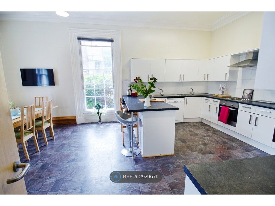 Property photo 3 of 18 Kitchen Dining Area