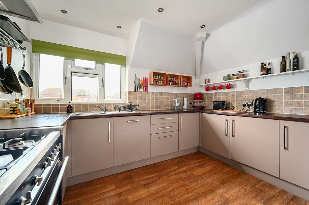 Property photo 3 of 13 Kitchen