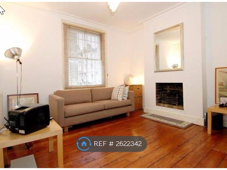 Property photo 2 of 8 Living Area (Previous)