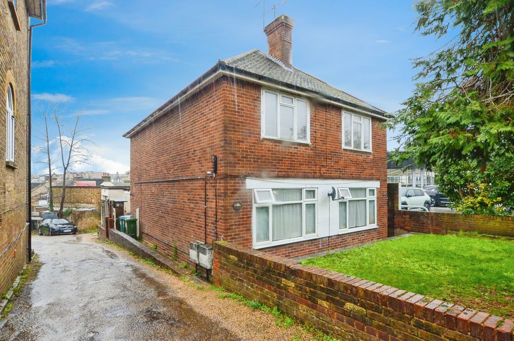Property photo 2 of 13