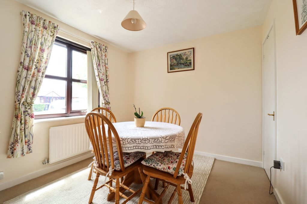 Property photo 3 of 9 Dining Room